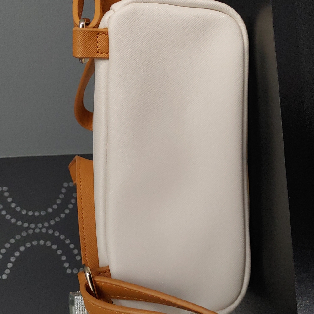 Small Guess backpack - Picture 3 of 3